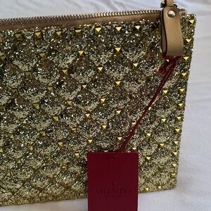 Valentino Garavani Rockstud clutch
